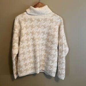 Vintage Chunky Knit Roll-Neck Sweater | Size Medium